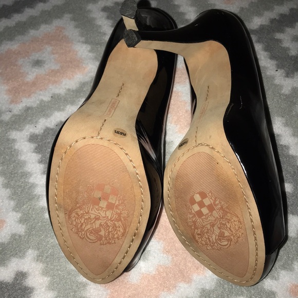 🆕 Vince Camuto 4 1/2 heels 👠 - Picture 3 of 5
